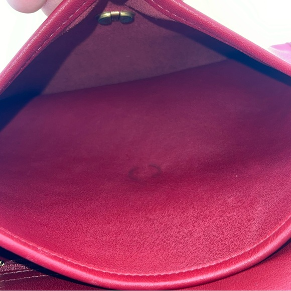 Elegant Vintage Red Leather Coach Court Shoulder Bag - Picture 13 of 15